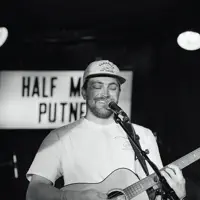 Ouve undefined, vê vídeos de música, lê a biografia, vê as datas da digressão e muito mais!