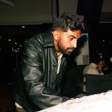 收听 KISAN、观看音乐视频、阅读小传、查看巡演日期等 ！