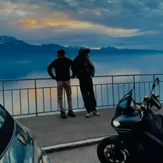 Posłuchaj wykonawcy Kayzen, obejrzyj teledyski, przeczytaj biografię, zobacz daty tras koncertowych i nie tylko!