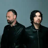 Ascolta undefined, guarda video musicali, leggi la biografia, vedi le date del tour & altro!
