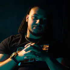 Dengarkan LeRoze, tonton video musik, baca bio, lihat tanggal tur & lainnya!