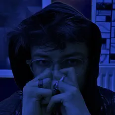 Carlo सुनें, म्यूज़िक वीडियो देखें, बायो पढ़ें, दौरे की तारीखें और बहुत कुछ देखें!