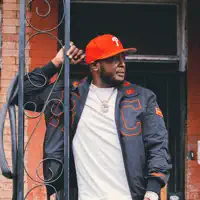 Poslechněte si interpreta undefined, sledujte hudební videa, přečtěte si životopis, podívejte se na data turné a další informace.