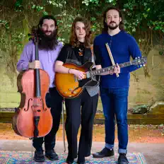 Sara and the Seaを聴いたり、ミュージックビデオを鑑賞したり、経歴やツアー日程などを確認したりしましょう！