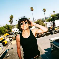 Luister naar Dane Schumacher, bekijk muziekvideo's, lees de bio, bekijk de tourdata, en meer!