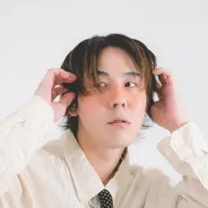 YUNGYUを聴いたり、ミュージックビデオを鑑賞したり、経歴やツアー日程などを確認したりしましょう！