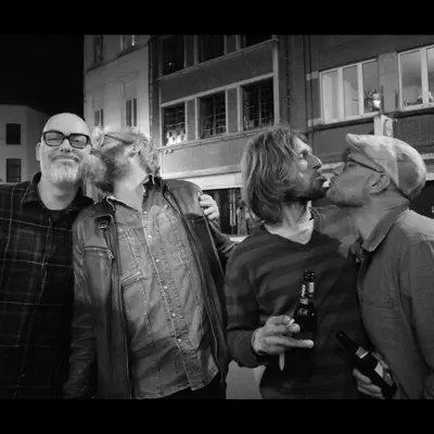 Listen to De Miniemen, watch music videos, read bio, see tour dates & more!