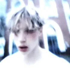 Escucha a phloyd, mira vídeos musicales, lee la biografía, consulta fechas de giras y mucho más.