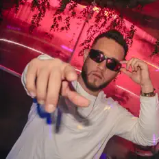 J Staxx (GT) सुनें, म्यूज़िक वीडियो देखें, बायो पढ़ें, दौरे की तारीखें और बहुत कुछ देखें!