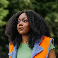 Poslechněte si interpreta undefined, sledujte hudební videa, přečtěte si životopis, podívejte se na data turné a další informace.