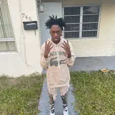 Escucha a sswampbabyy, mira videos musicales, lee su biografía, consulta las fechas de las gira y más.