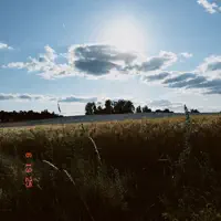 Luister naar undefined, bekijk muziekvideo's, lees de bio, bekijk de tourdata, en meer!