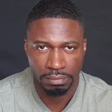 NovA सुनें, म्यूज़िक वीडियो देखें, बायो पढ़ें, दौरे की तारीखें और बहुत कुछ देखें!