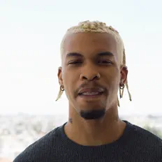 Luister naar BlueGrass, bekijk muziekvideo's, lees de bio, bekijk de tourdata, en meer!