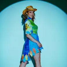收听 Mia Lovelock、观看音乐视频、阅读小传、查看巡演日期等 ！