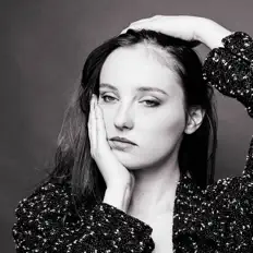 聆聽 Stan、觀看音樂影片、閱讀小傳、查看巡演日期等！