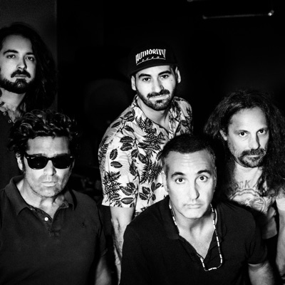 Listen to No Quiero, watch music videos, read bio, see tour dates & more!