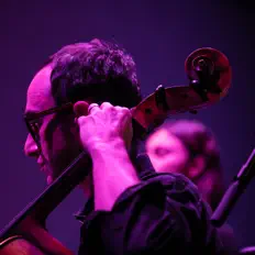 Andrea Relliniを聴いたり、ミュージックビデオを鑑賞したり、経歴やツアー日程などを確認したりしましょう！