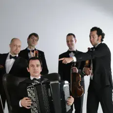 收听 Fandango Band、观看音乐视频、阅读小传、查看巡演日期等 ！