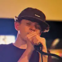 Ascolta undefined, guarda video musicali, leggi la biografia, vedi le date del tour & altro!