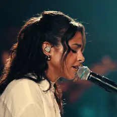 聆聽 Julia Vitória、觀看音樂影片、閱讀小傳、查看巡演日期等！