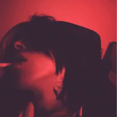 whitebirthdayyを聴いたり、ミュージックビデオを鑑賞したり、経歴やツアー日程などを確認したりしましょう！