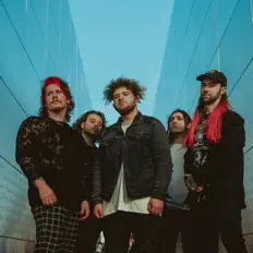 Poslechněte si interpreta ENOX, sledujte hudební videa, přečtěte si životopis, podívejte se na data turné a další informace.