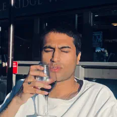 size eleven을(를) 듣고, 뮤직 비디오를 보고, 약력을 읽고, 투어 일정 등을 확인하세요!