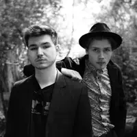 Escucha a undefined, mira videos musicales, lee su biografía, consulta las fechas de las gira y más.