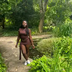 Gloria Manga dinle, müzik videolarını izle, biyografisini oku, tur tarihlerini ve daha fazlasını gör!