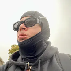 Ouça EZayy, assista a videoclipes, leia a biografia, veja as datas das turnês e mais!