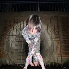 收听 espeon、观看音乐视频、阅读小传、查看巡演日期等 ！