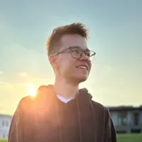 Escucha a undefined, mira videos musicales, lee su biografía, consulta las fechas de las gira y más.