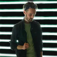 Luister naar Arcade High, bekijk muziekvideo's, lees de bio, bekijk de tourdata, en meer!