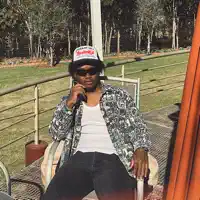 Dengarkan undefined, tonton video musik, baca bio, lihat tanggal tur & lainnya!