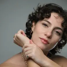 Listen to Michaelina Petti, watch music videos, read bio, see tour dates & more!
