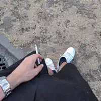 收听 undefined、观看音乐视频、阅读小传、查看巡演日期等 ！