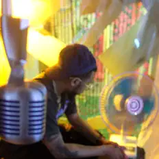 Écoutez Lon6z, regardez des vidéoclips, lisez la biographie, consultez les dates de tournée et plus encore !