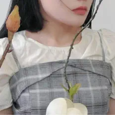 Elinを聴いたり、ミュージックビデオを鑑賞したり、経歴やツアー日程などを確認したりしましょう！