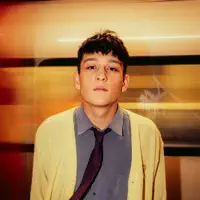 Poslechněte si interpreta undefined, sledujte hudební videa, přečtěte si životopis, podívejte se na data turné a další informace.