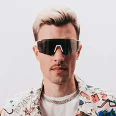 Listen to CP no Beat, watch music videos, read bio, see tour dates & more!