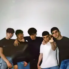 Ouça Boyz-ACDMR, assista a videoclipes, leia a biografia, veja as datas das turnês e mais!