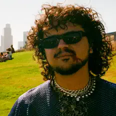 Dengarkan Robbie Lyons, tonton video musik, baca bio, lihat tanggal tur & lainnya!