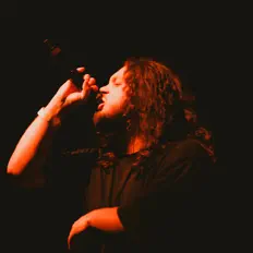 Ascolta Fiewth, guarda video musicali, leggi la biografia, vedi le date del tour & altro!