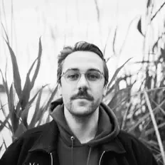 Hör dir Footshooter an, schau dir Musikvideos an, lies die Biografie, finde Tourdaten und mehr!