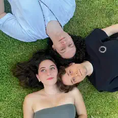 Ouça Maquette, assista a videoclipes, leia a biografia, veja as datas das turnês e mais!