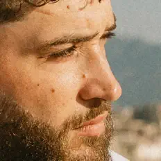 Ascolta Outab, guarda video musicali, leggi la biografia, vedi le date del tour & altro!