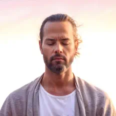 Music from the Firmamentを聴いたり、ミュージックビデオを鑑賞したり、経歴やツアー日程などを確認したりしましょう！