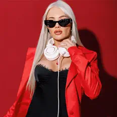 收听 Misstiq、观看音乐视频、阅读小传、查看巡演日期等 ！