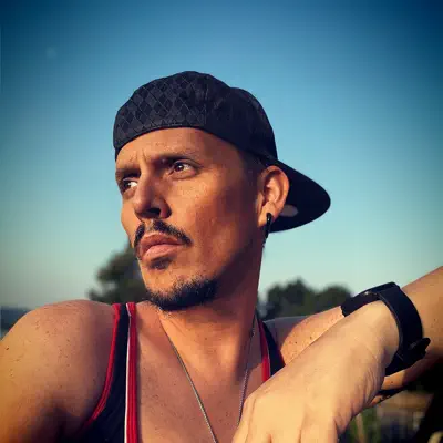 Listen to SEBASTIAN WILLIAMSON, watch music videos, read bio, see tour dates & more!